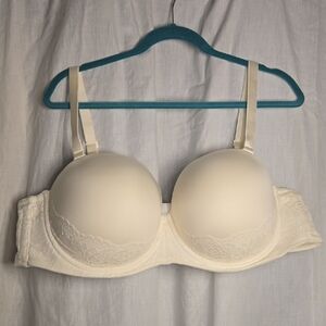 Chic Ivory Lace Underwire Bra